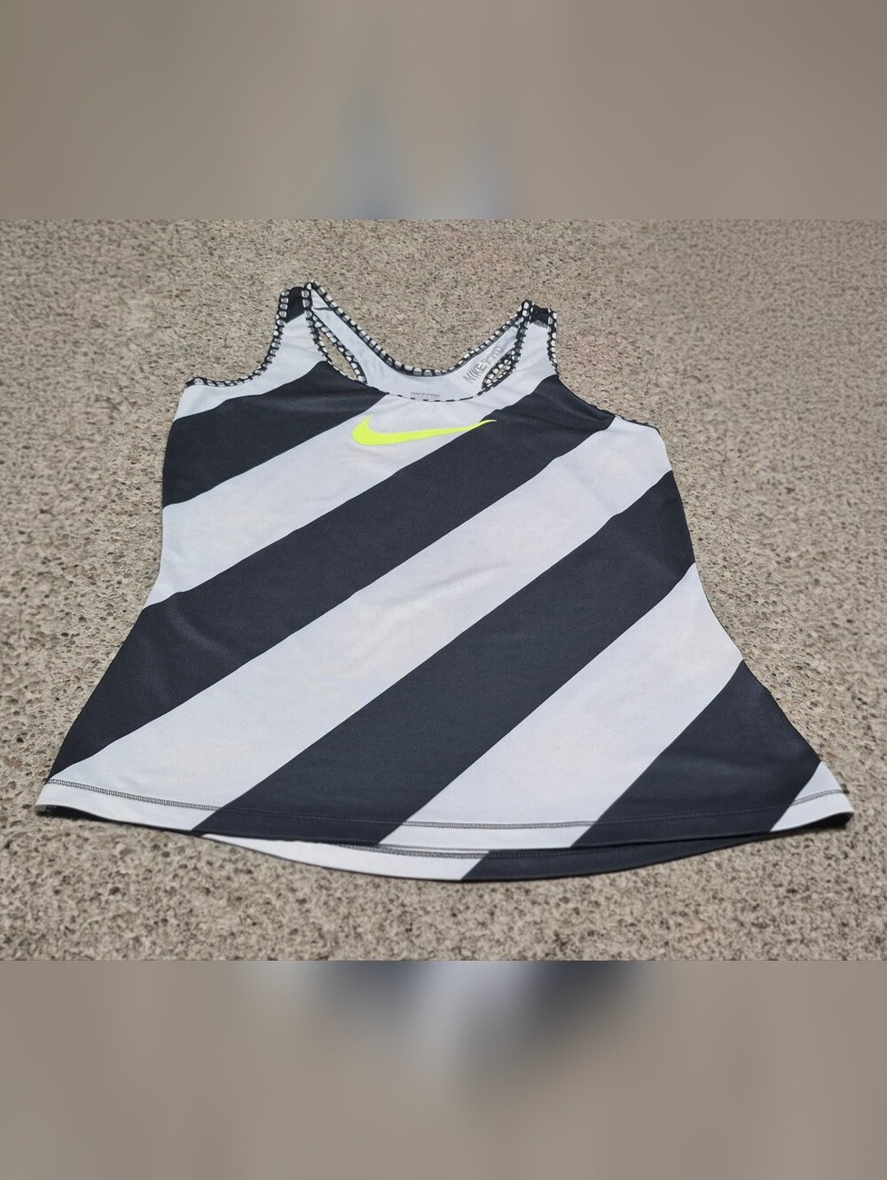 ​Nike Pro Womens M Medium Tank Top Dri-Fit Black White Diagonal Stripe Racerback